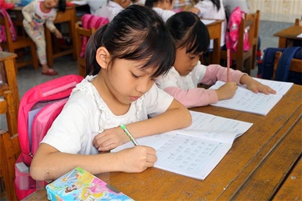 Chọn từ ngữ và cách diễn đạt giàu cảm xúc